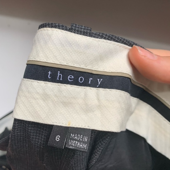 Theory “Relaxed Straight Leg” Pleated pants, great condition, size 6 trousers - Picture 3 of 6
